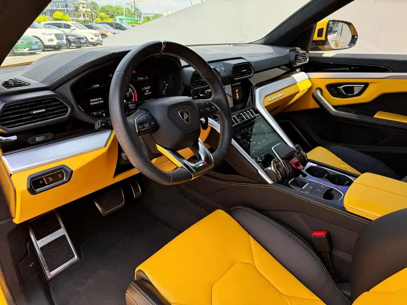 2021 Urus 4.0T V8 — миниатюра 3