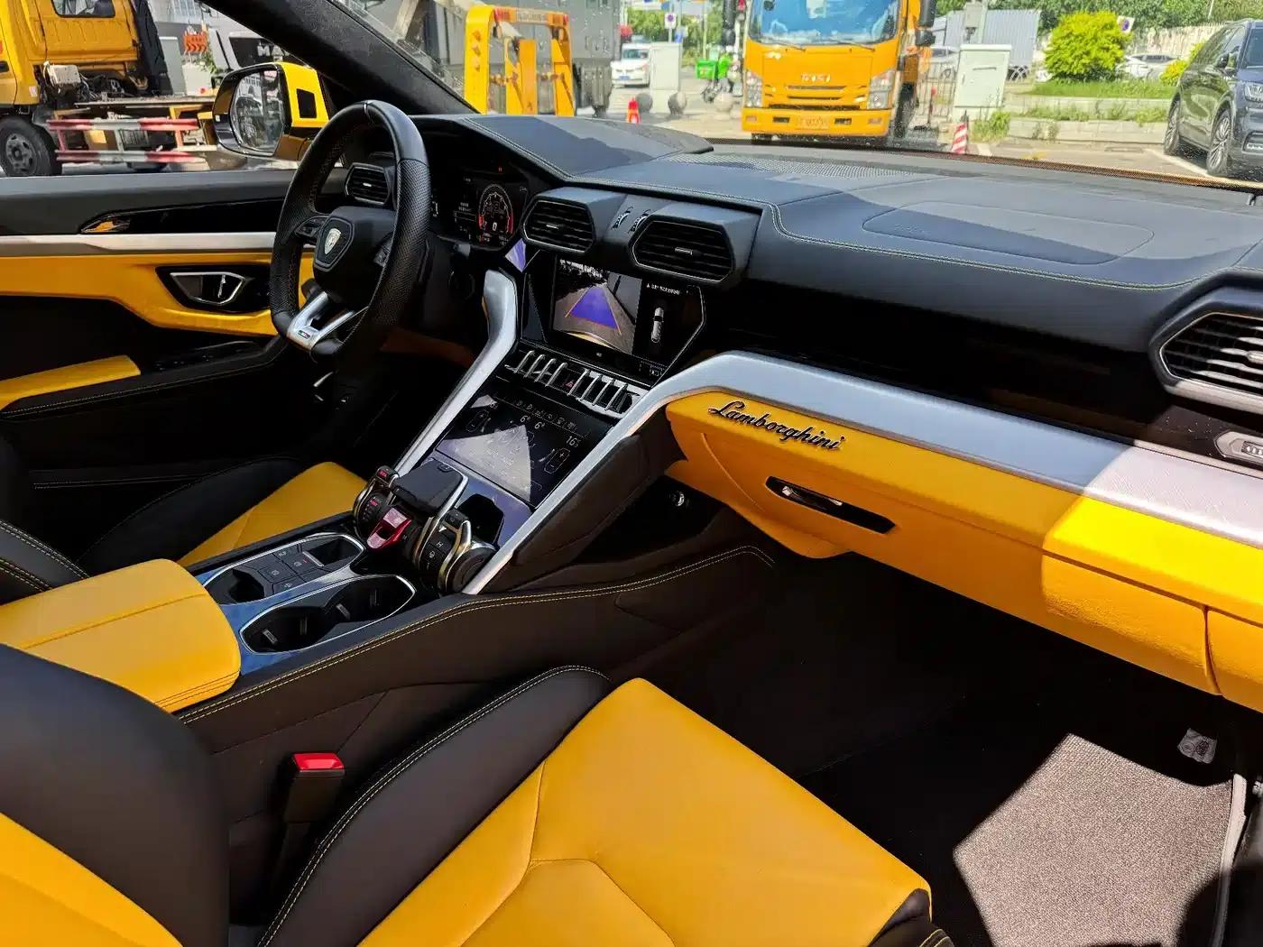 2021 Urus 4.0T V8 — миниатюра 6