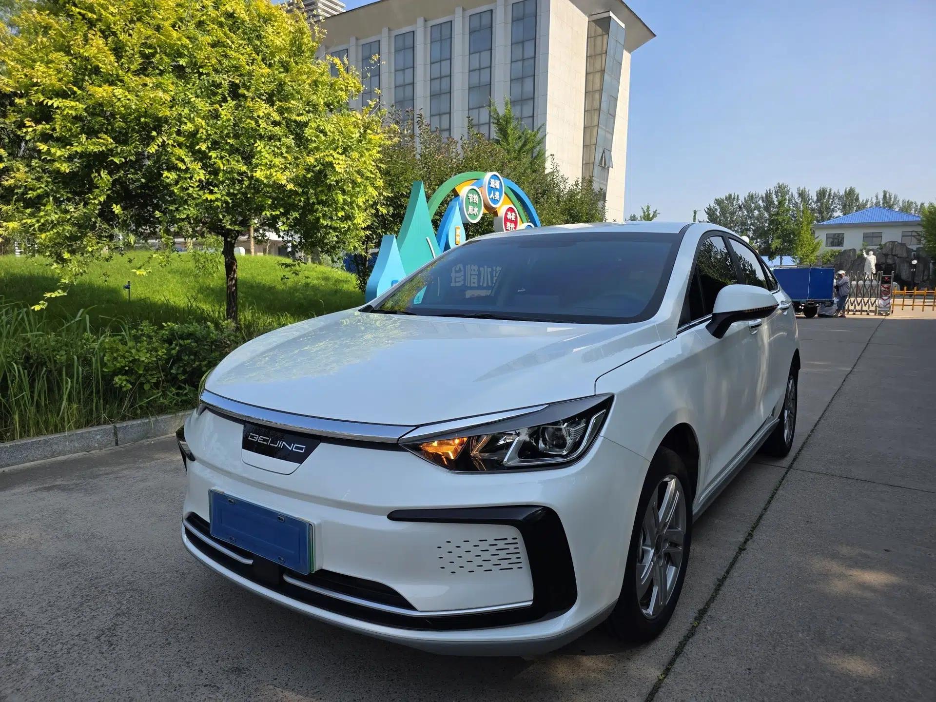 BAIC Beijing EU5 2025 Hongtu Standard Edition — миниатюра 1