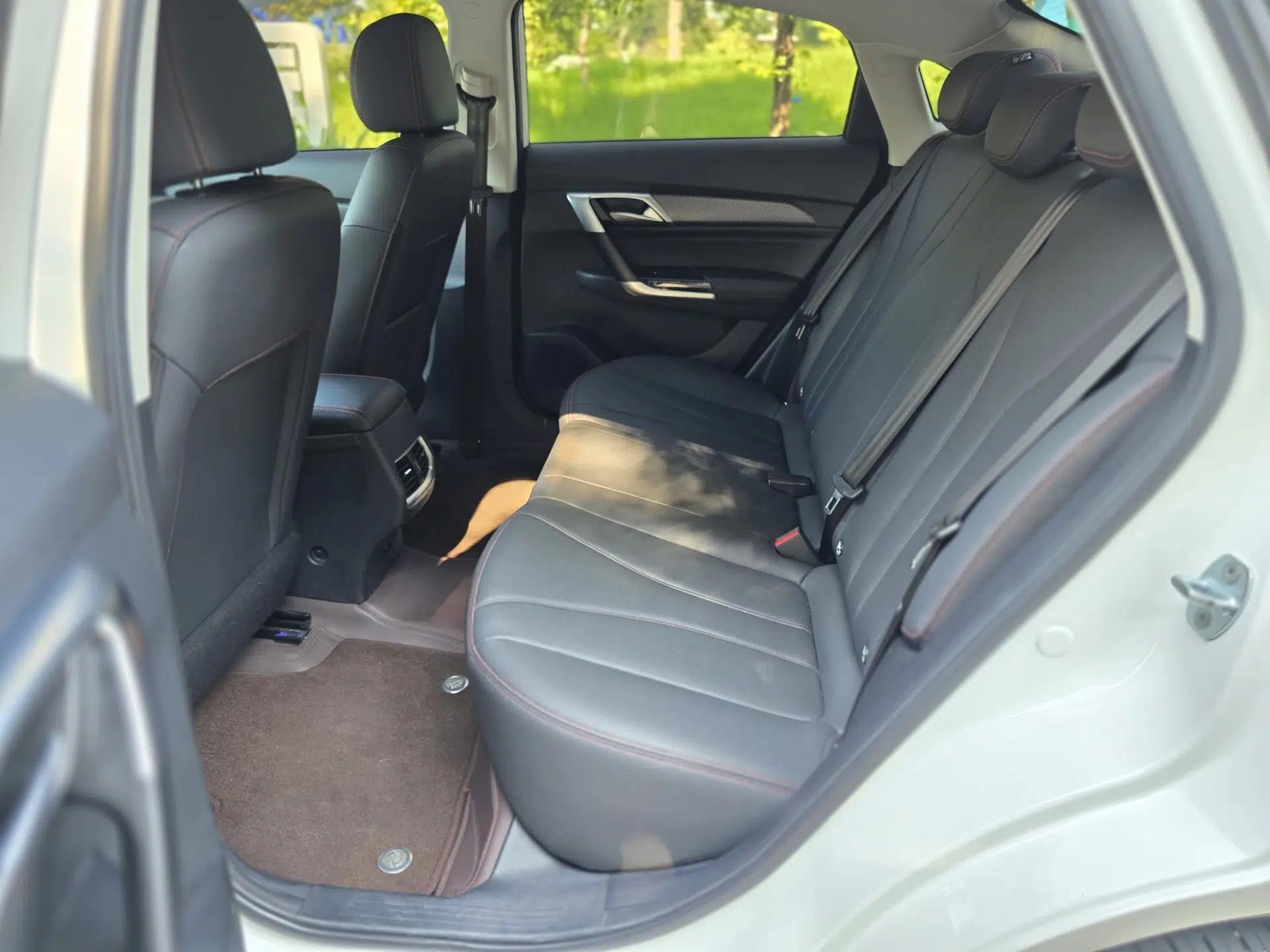 BAIC Beijing EU5 2025 Hongtu Standard Edition — миниатюра 21