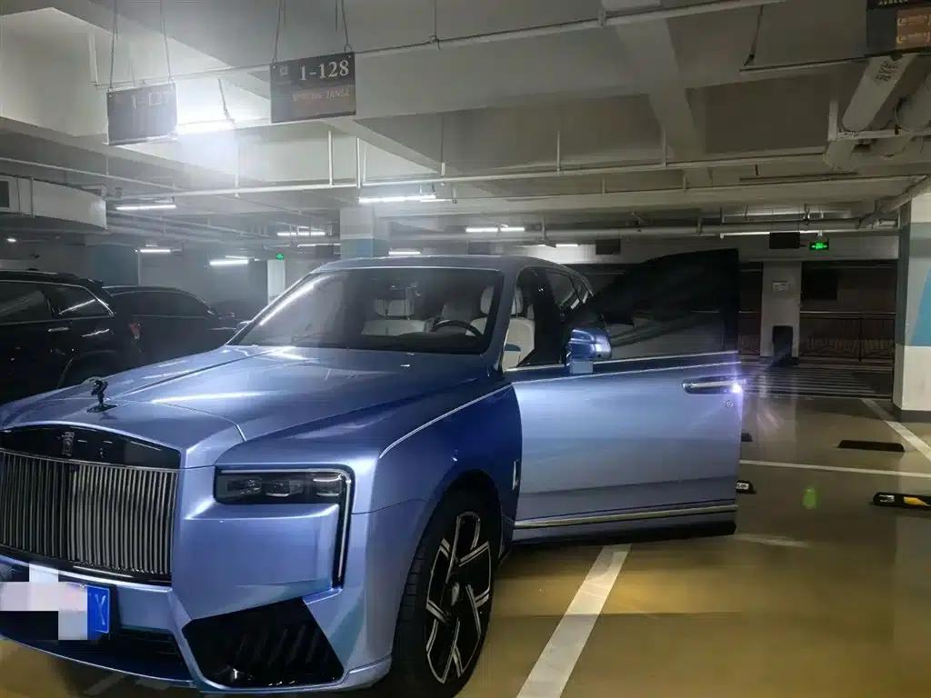 2018 Cullinan, four-seater version — миниатюра 2