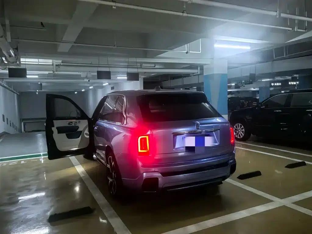 2018 Cullinan, four-seater version — миниатюра 3