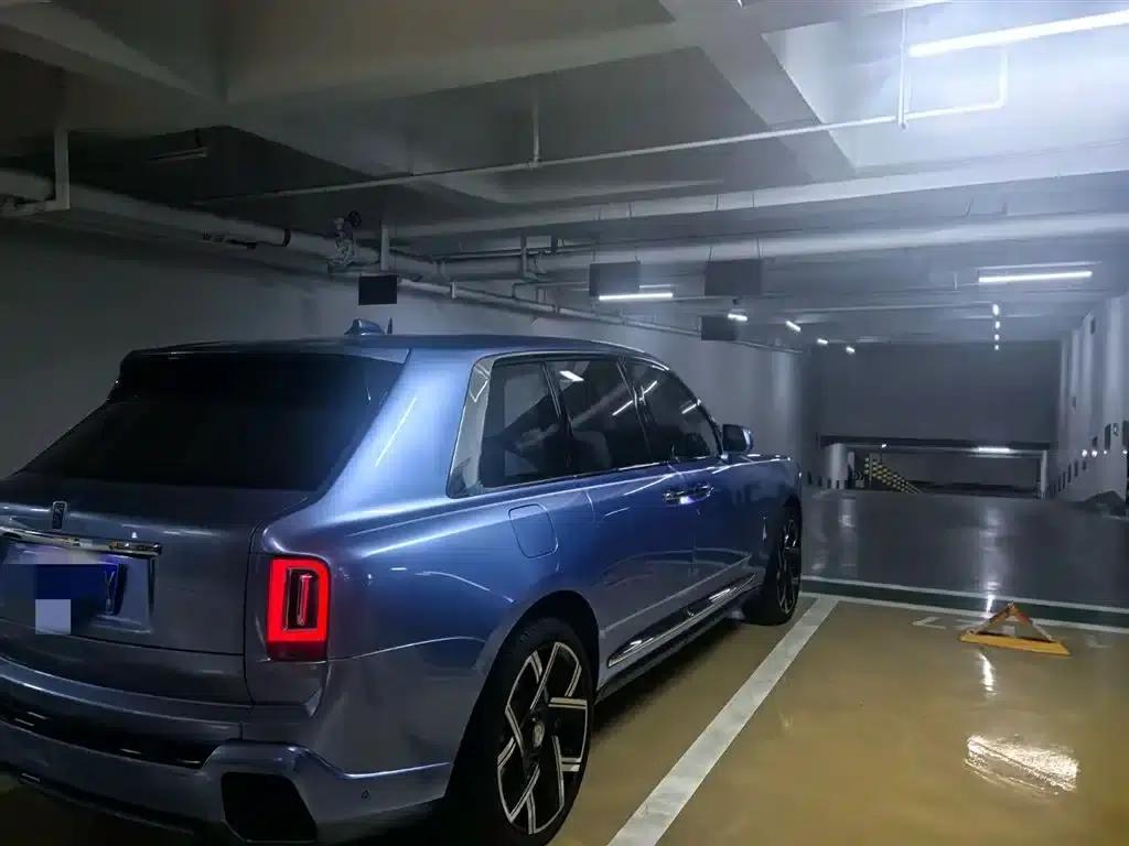 2018 Cullinan, four-seater version — миниатюра 4