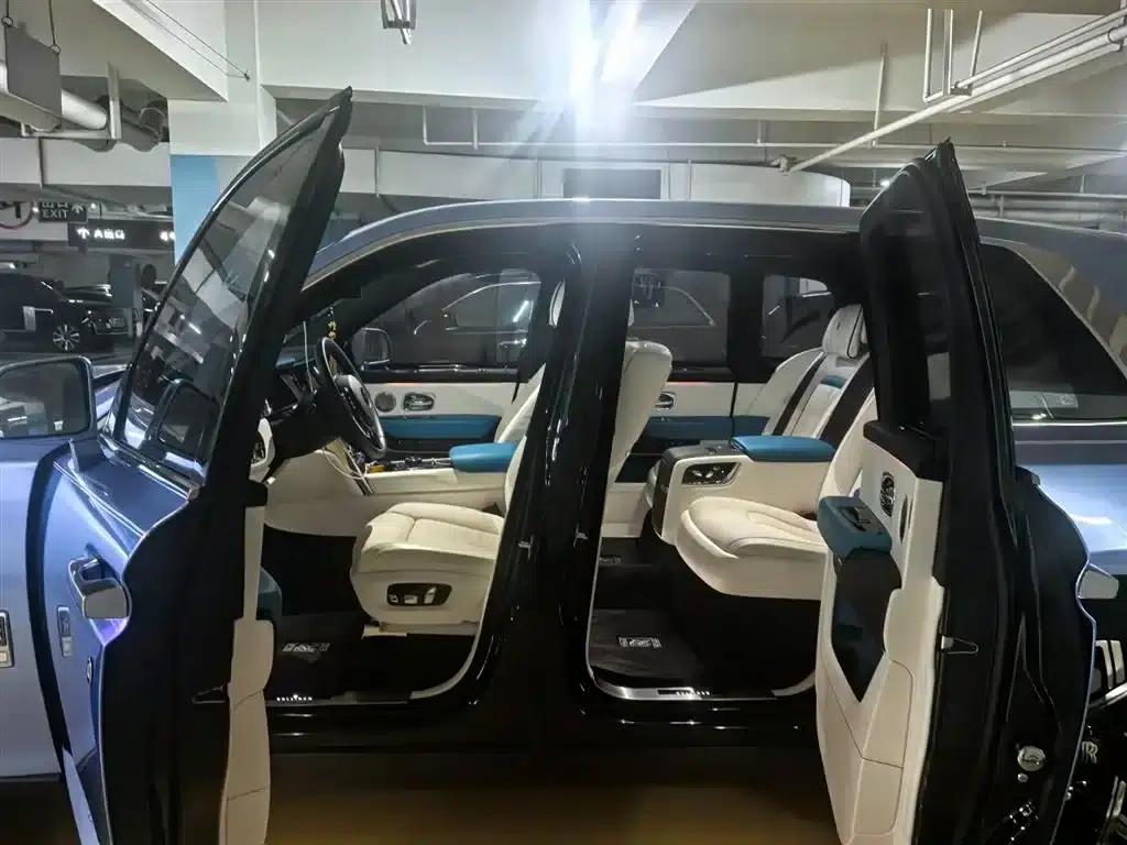 2018 Cullinan, four-seater version — миниатюра 6