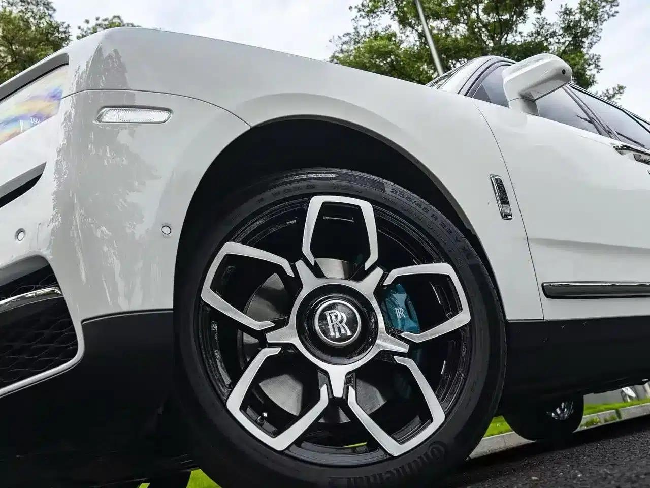 2018 Cullinan, four-seater version — миниатюра 3