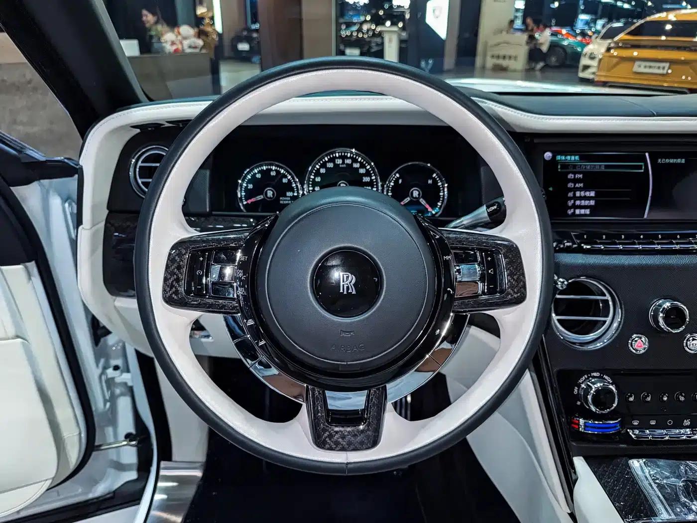 2020 Cullinan Black Badge — миниатюра 11