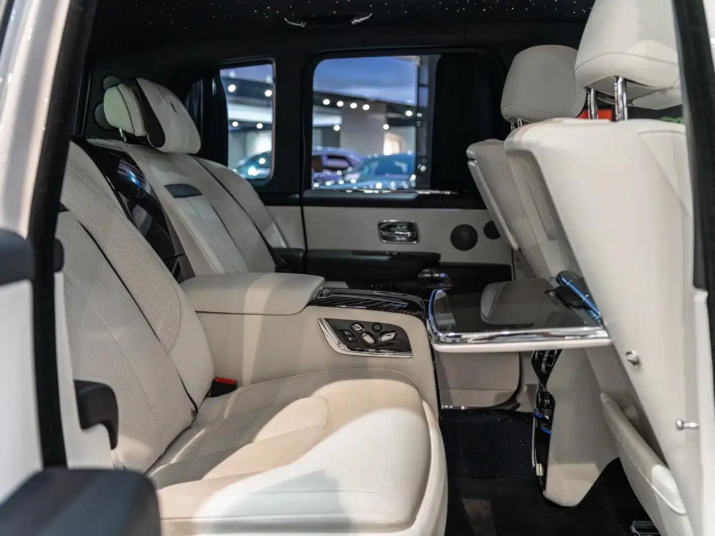 2020 Cullinan Black Badge — миниатюра 28