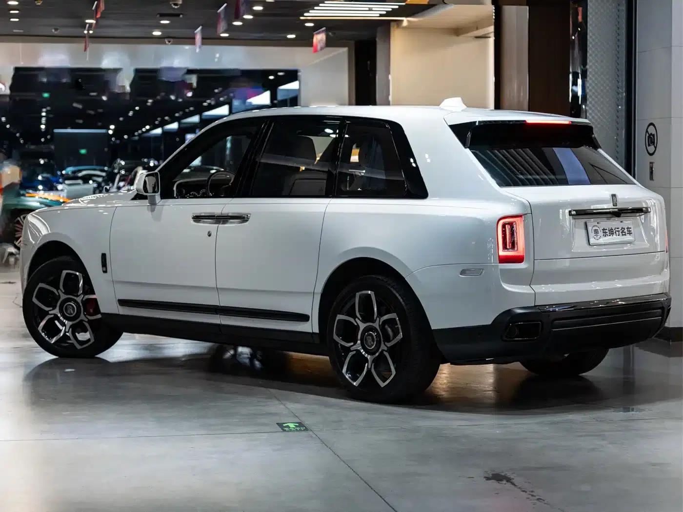 2020 Cullinan Black Badge — миниатюра 4