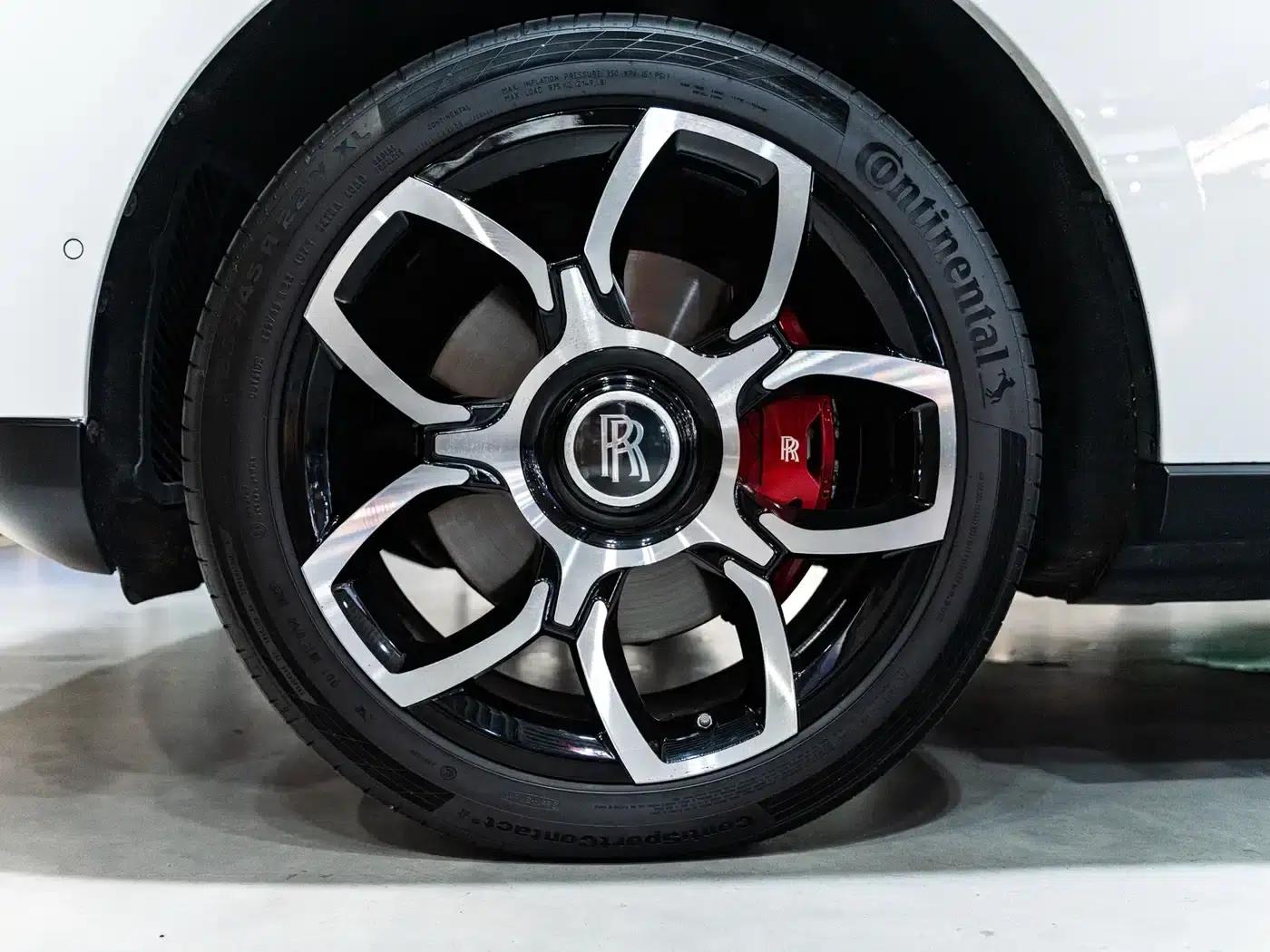 2020 Cullinan Black Badge — миниатюра 5