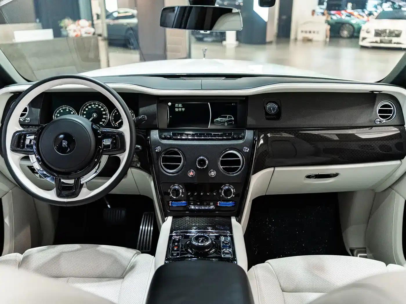 2020 Cullinan Black Badge — миниатюра 9