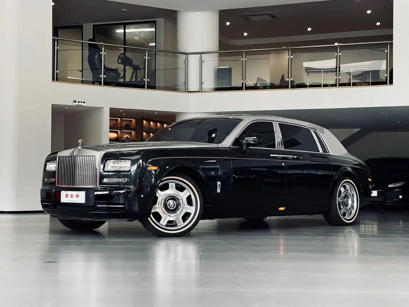 2013 Phantom 6.7L Extended Wheelbase (EWB) — миниатюра 1