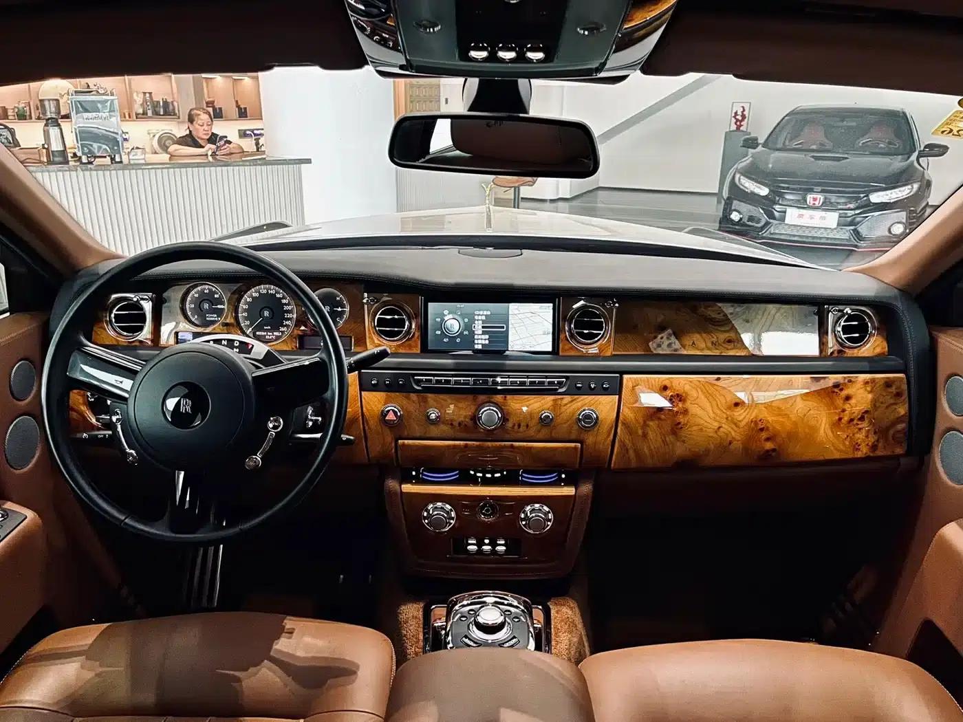 2013 Phantom 6.7L Extended Wheelbase (EWB) — миниатюра 13