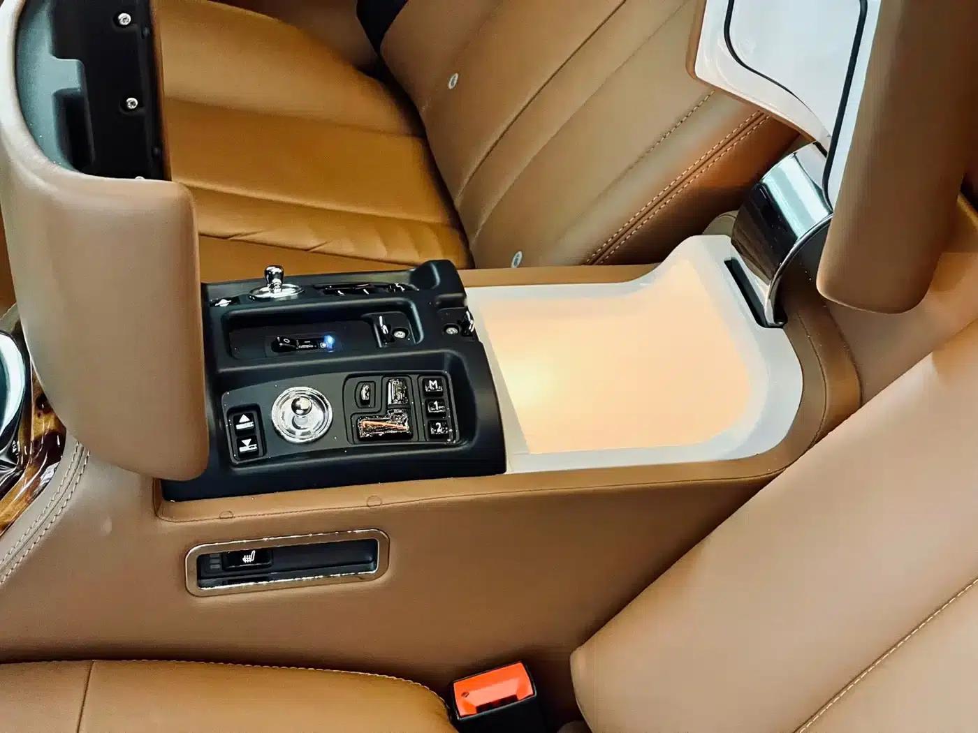 2013 Phantom 6.7L Extended Wheelbase (EWB) — миниатюра 14