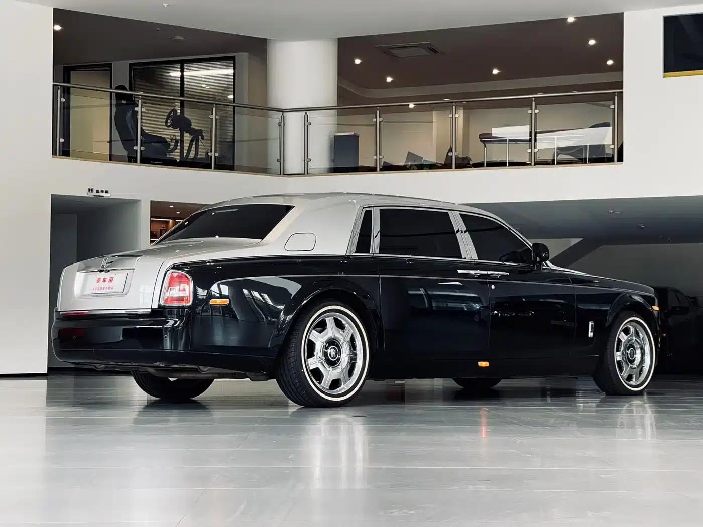 2013 Phantom 6.7L Extended Wheelbase (EWB) — миниатюра 19