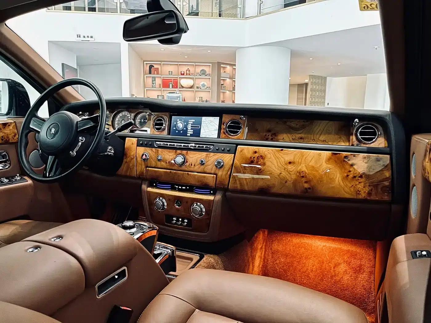 2013 Phantom 6.7L Extended Wheelbase (EWB) — миниатюра 5