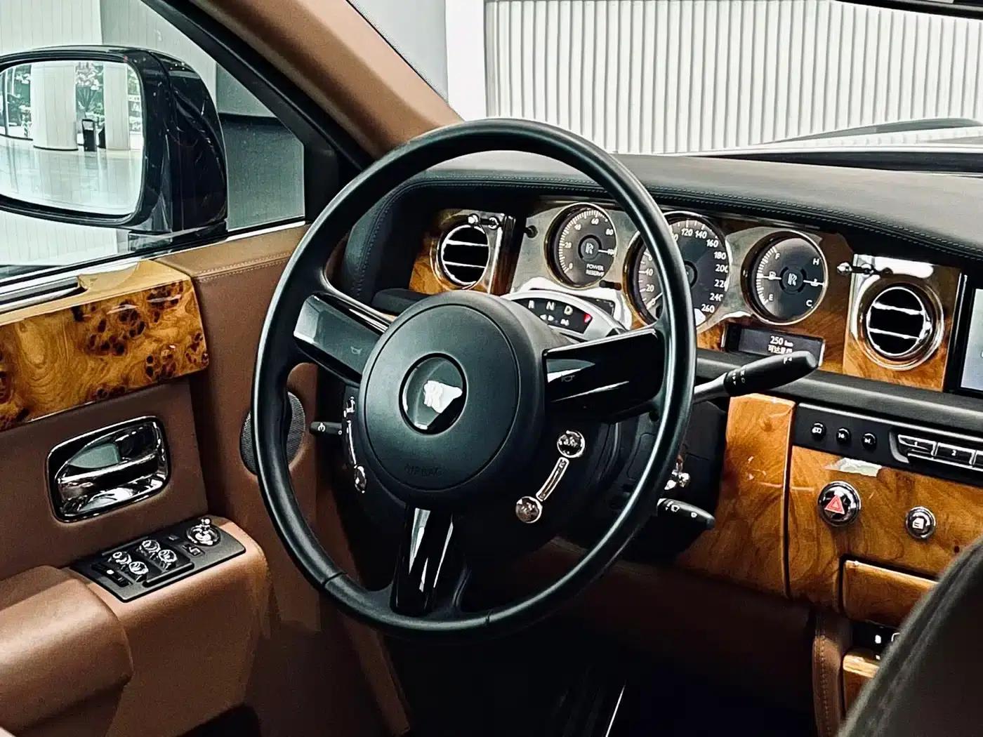 2013 Phantom 6.7L Extended Wheelbase (EWB) — миниатюра 6