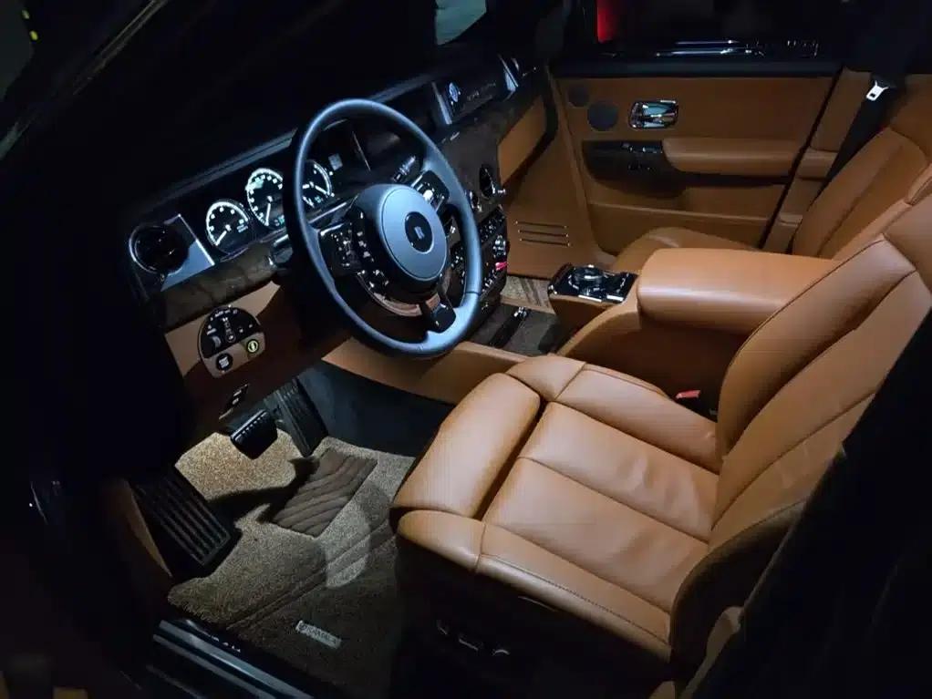 2024 Phantom Long Wheelbase Series II — миниатюра 4