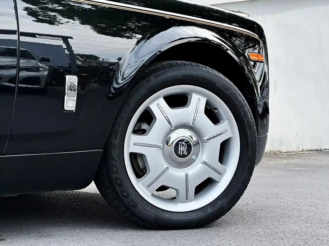 2013 Phantom 6.7L Extended Wheelbase (EWB) — миниатюра 4