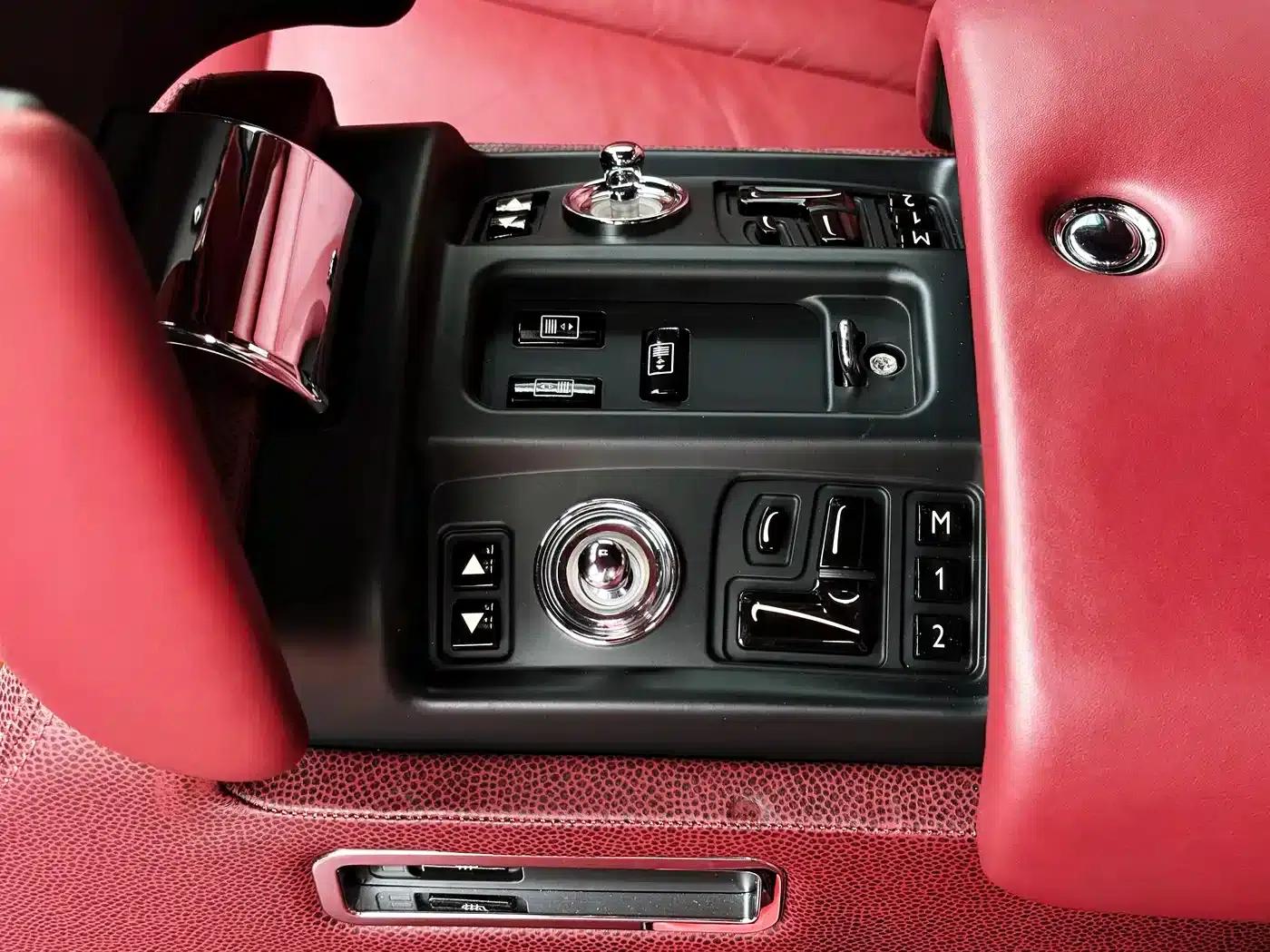 2013 Phantom 6.7L Extended Wheelbase (EWB) — миниатюра 9