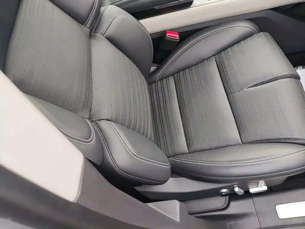 Navigator 2023 2.0T AWD Premium Edition — миниатюра 11