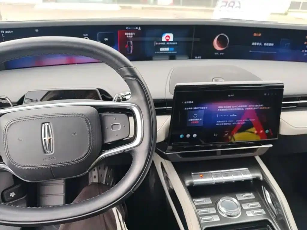 Navigator 2023 2.0T AWD Premium Edition — миниатюра 16