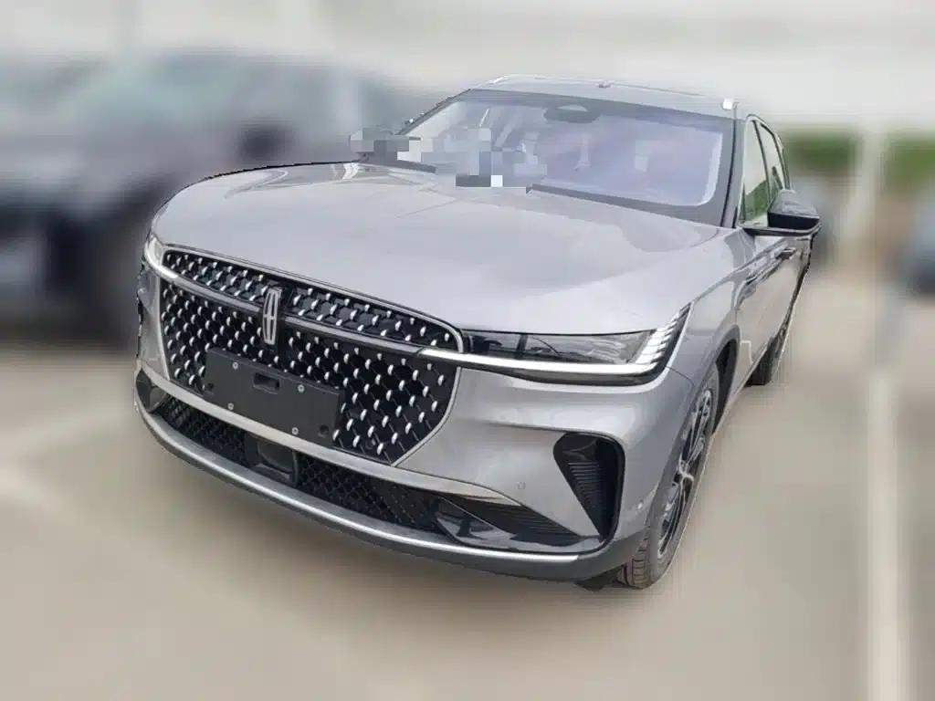 Navigator 2023 2.0T AWD Premium Edition — миниатюра 3