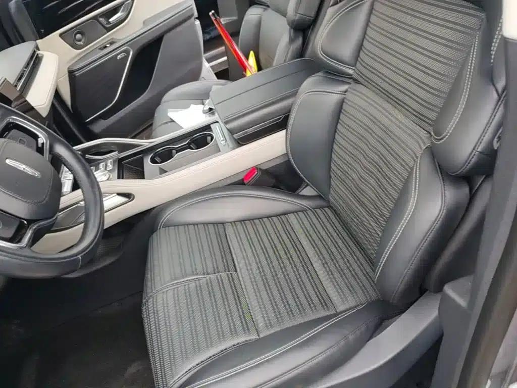 Navigator 2023 2.0T AWD Premium Edition — миниатюра 22
