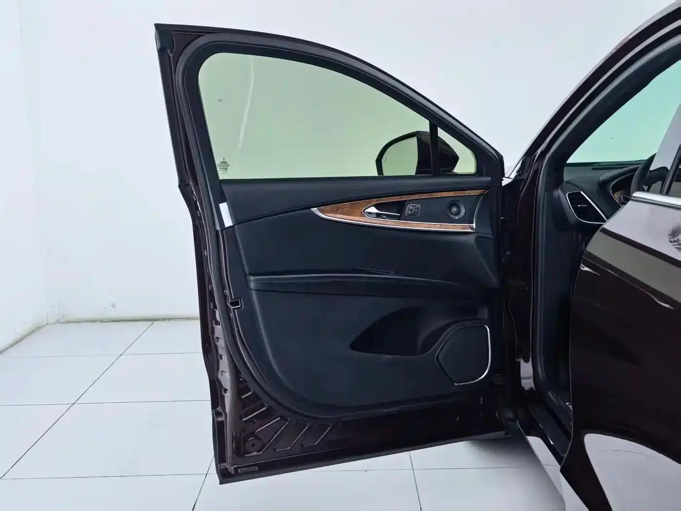 Navigator (Imported) 2019 2.7T 4WD Premium Edition (China VI Emission Standard) — миниатюра 21
