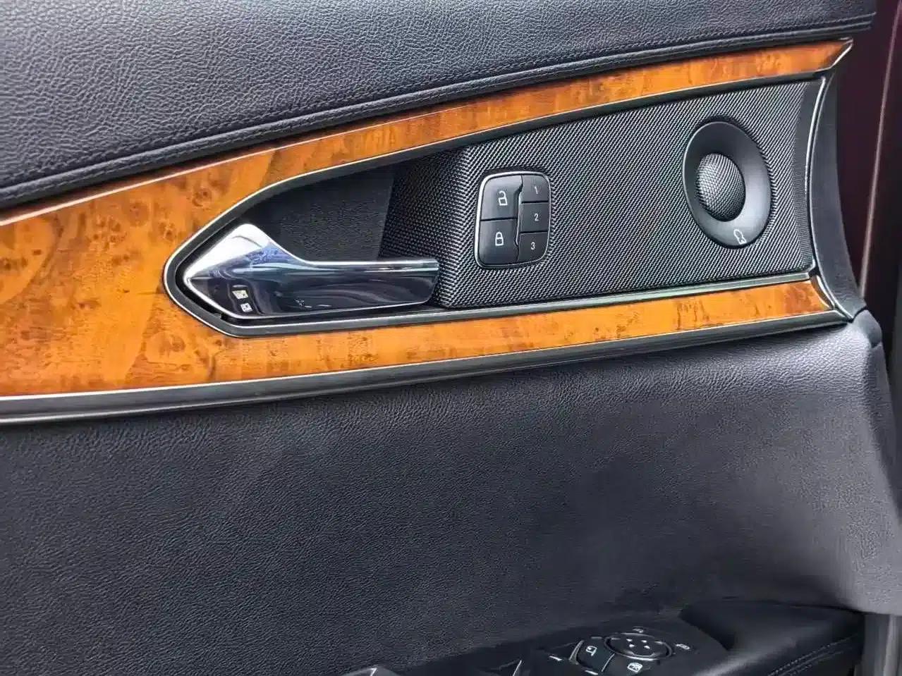Navigator (Imported) 2019 2.7T 4WD Premium Edition (China VI Emission Standard) — миниатюра 22