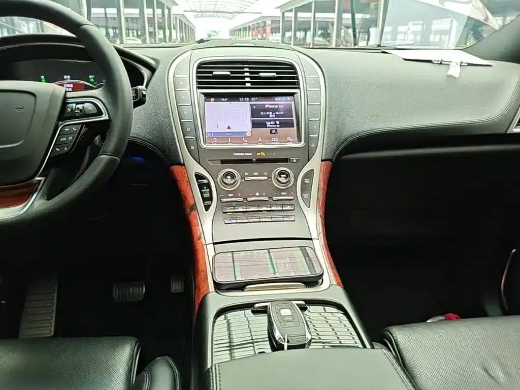 2019 Navigator Imported Model 2.7T 4WD Premium Edition (China VI Emission Standard) — миниатюра 13