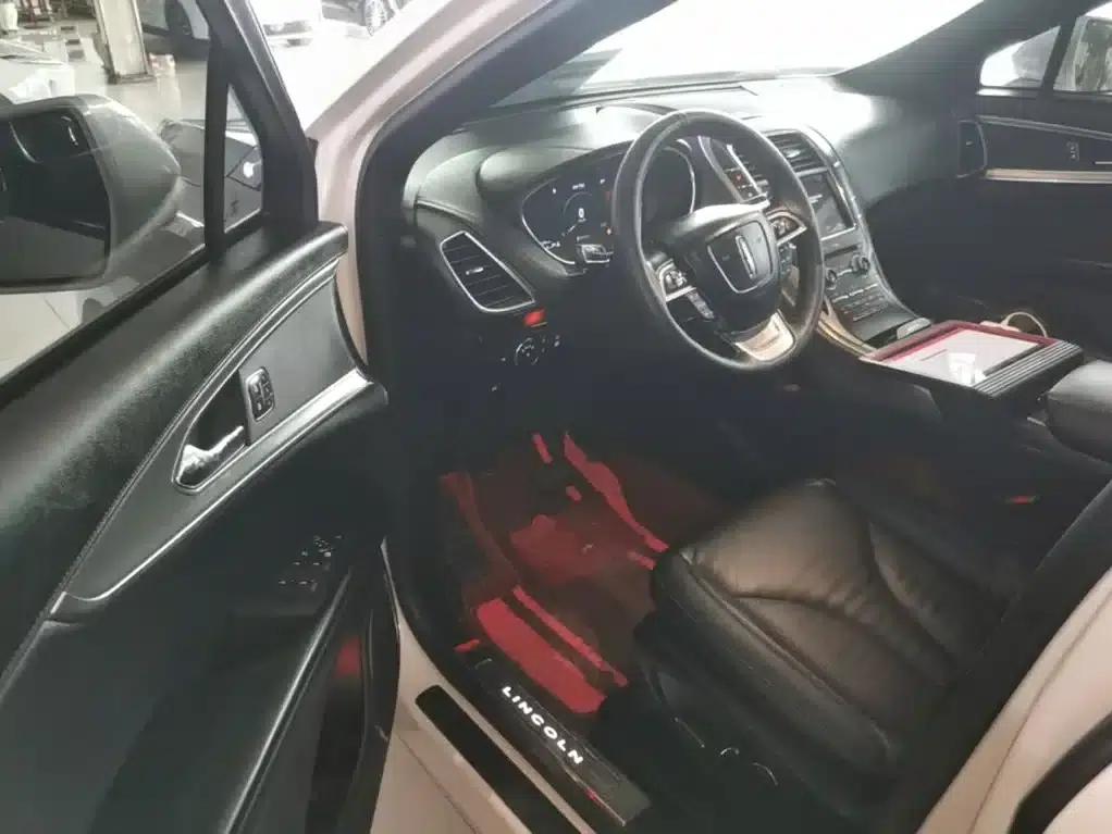 2019 Navigator Imported Model 2.0T Two-Wheel Drive Premium Edition (China VI Emission Standard) — миниатюра 16