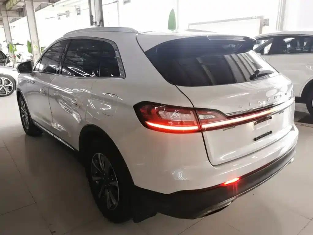 2019 Navigator Imported Model 2.0T Two-Wheel Drive Premium Edition (China VI Emission Standard) — миниатюра 5