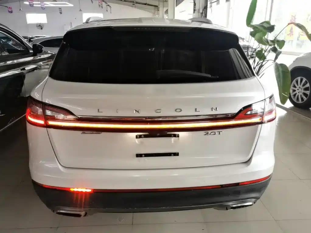 2019 Navigator Imported Model 2.0T Two-Wheel Drive Premium Edition (China VI Emission Standard) — миниатюра 6