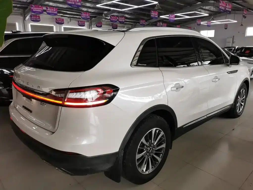 2019 Navigator Imported Model 2.0T Two-Wheel Drive Premium Edition (China VI Emission Standard) — миниатюра 7