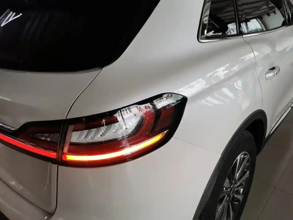 2019 Navigator Imported Model 2.0T Two-Wheel Drive Premium Edition (China VI Emission Standard) — миниатюра 8