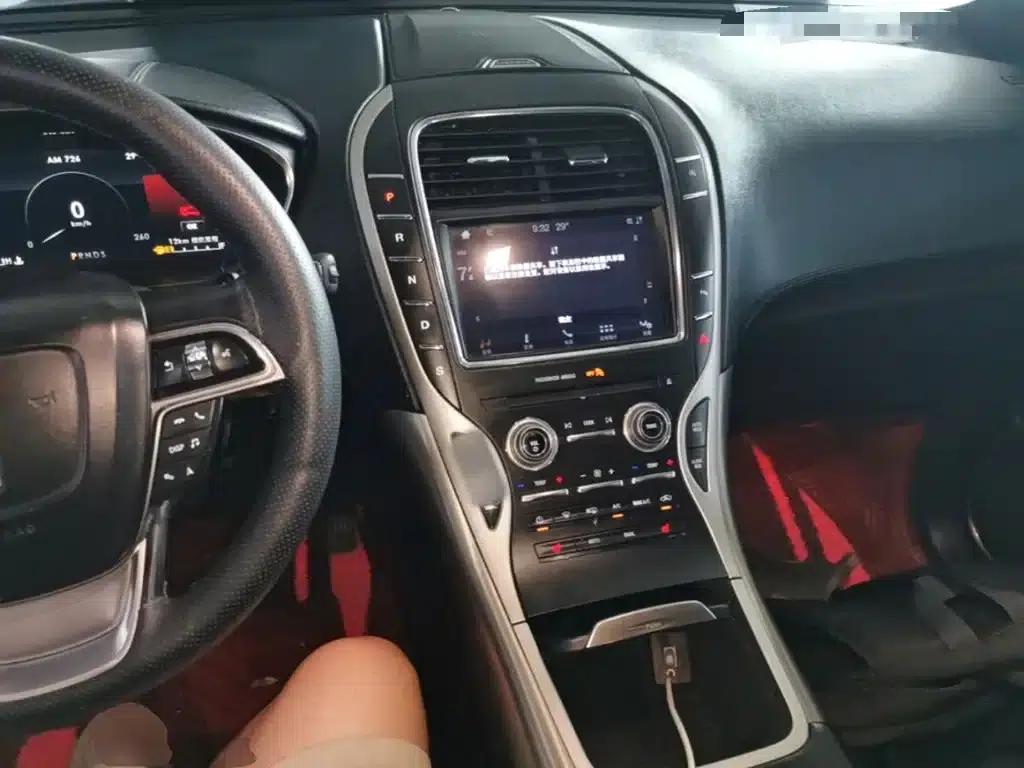2019 Navigator Imported Model 2.0T Two-Wheel Drive Premium Edition (China VI Emission Standard) — миниатюра 10