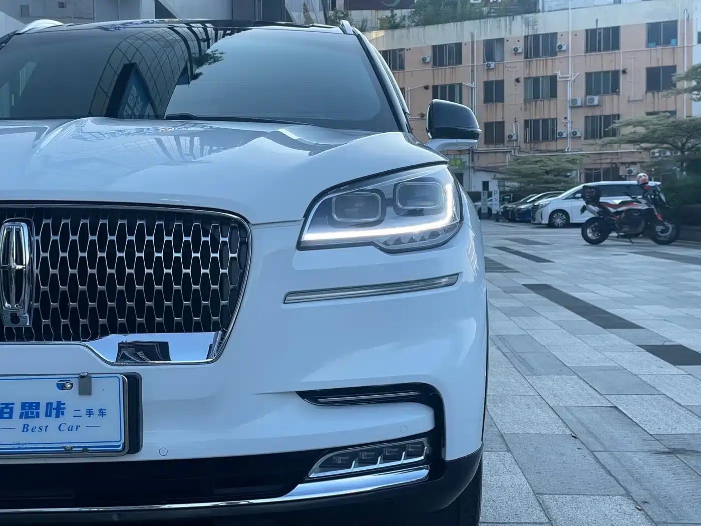 2020 Aviator 3.0T V6 AWD Executive Edition — миниатюра 3