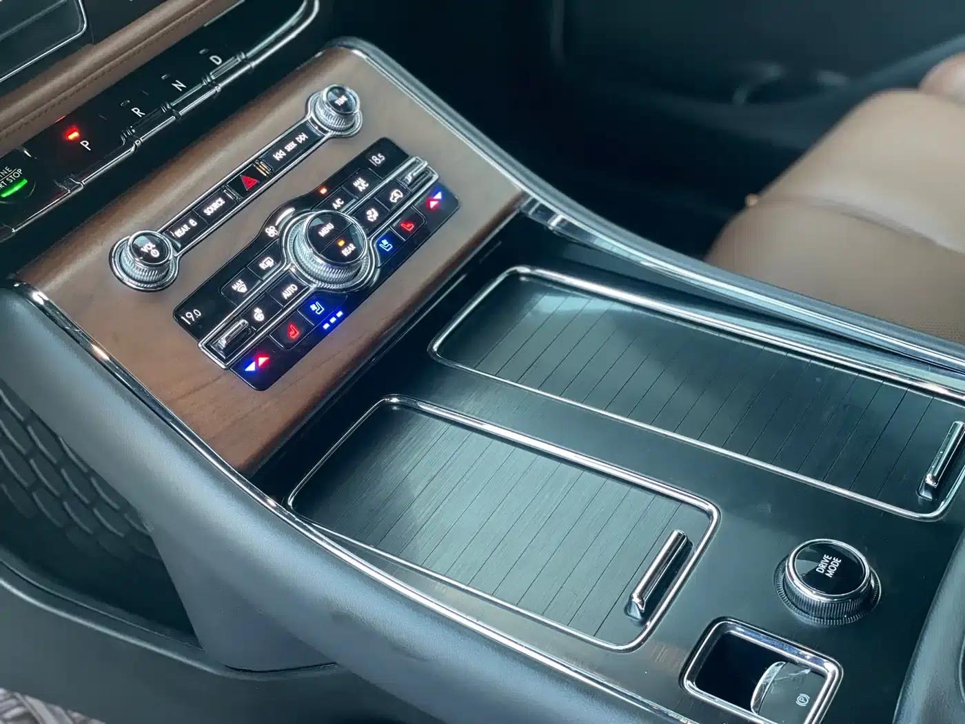 2020 Aviator 3.0T V6 AWD Executive Edition — миниатюра 7
