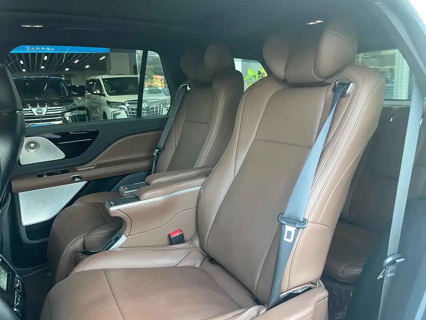 2020 Aviator 3.0T V6 AWD Executive Edition — миниатюра 9