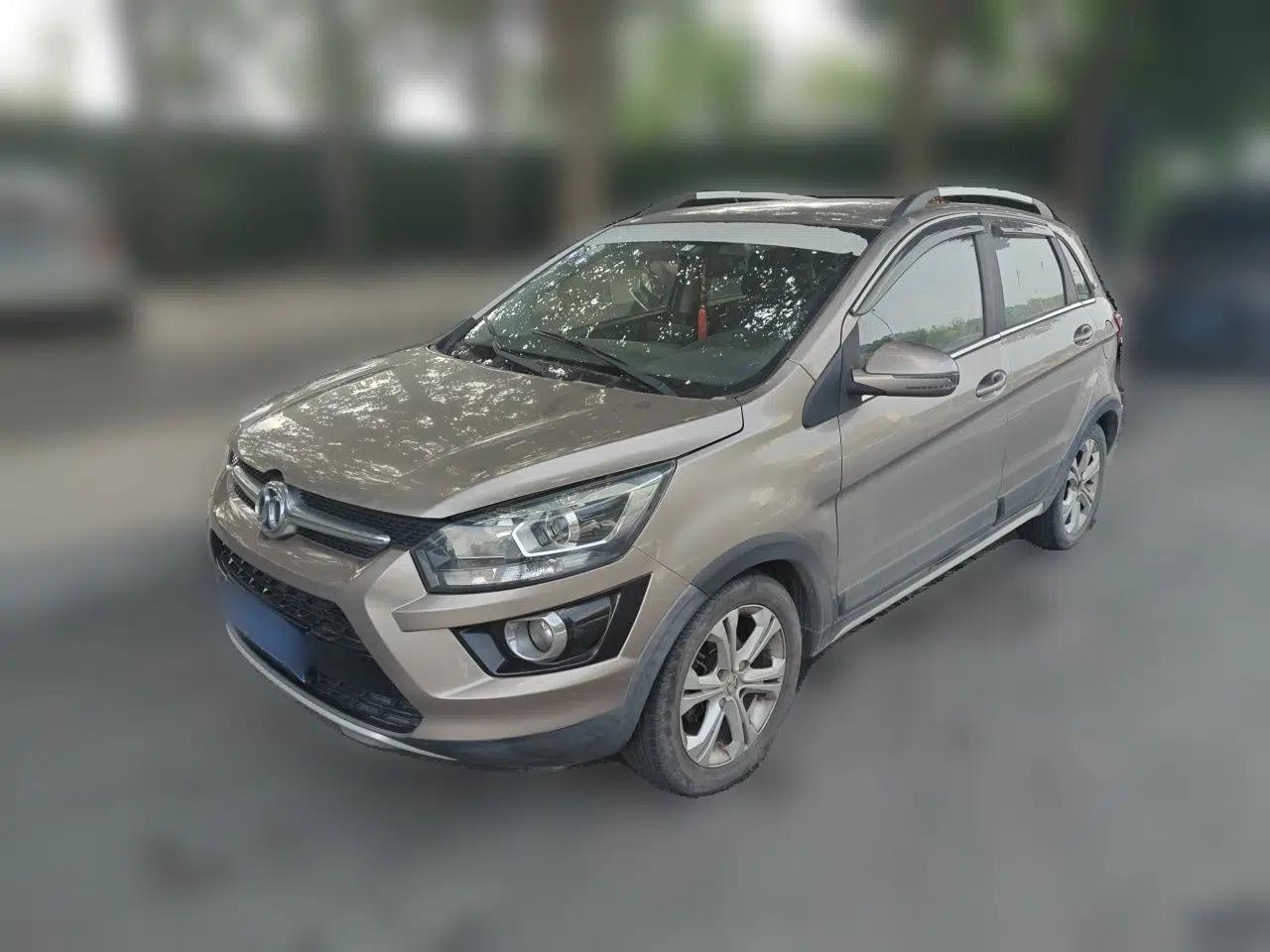 BAIC Senova X25 2015 1.5L manual Comfort trim level — миниатюра 1