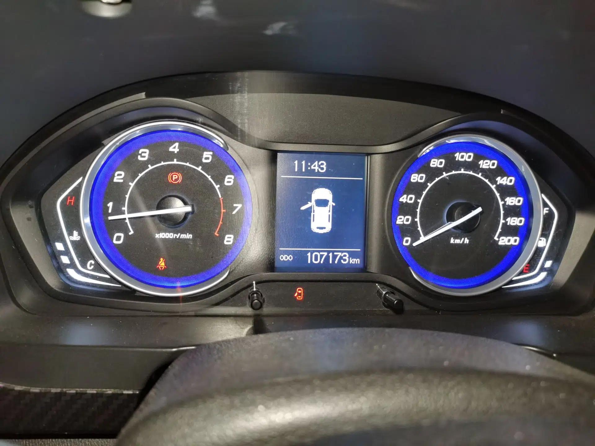 BAIC Senova X25 2015 1.5L Manual Elite Edition — миниатюра 11