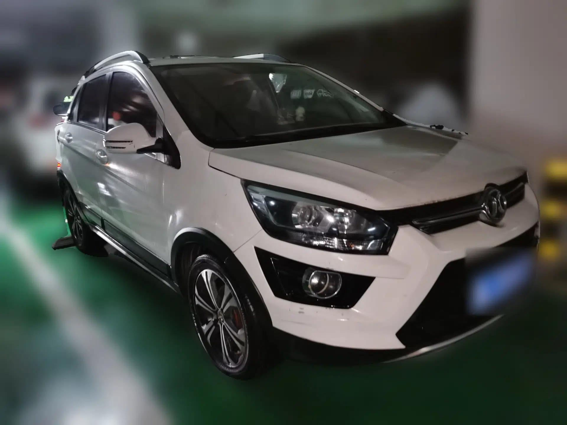 BAIC Senova X25 2015 1.5L Manual Elite Edition — миниатюра 3