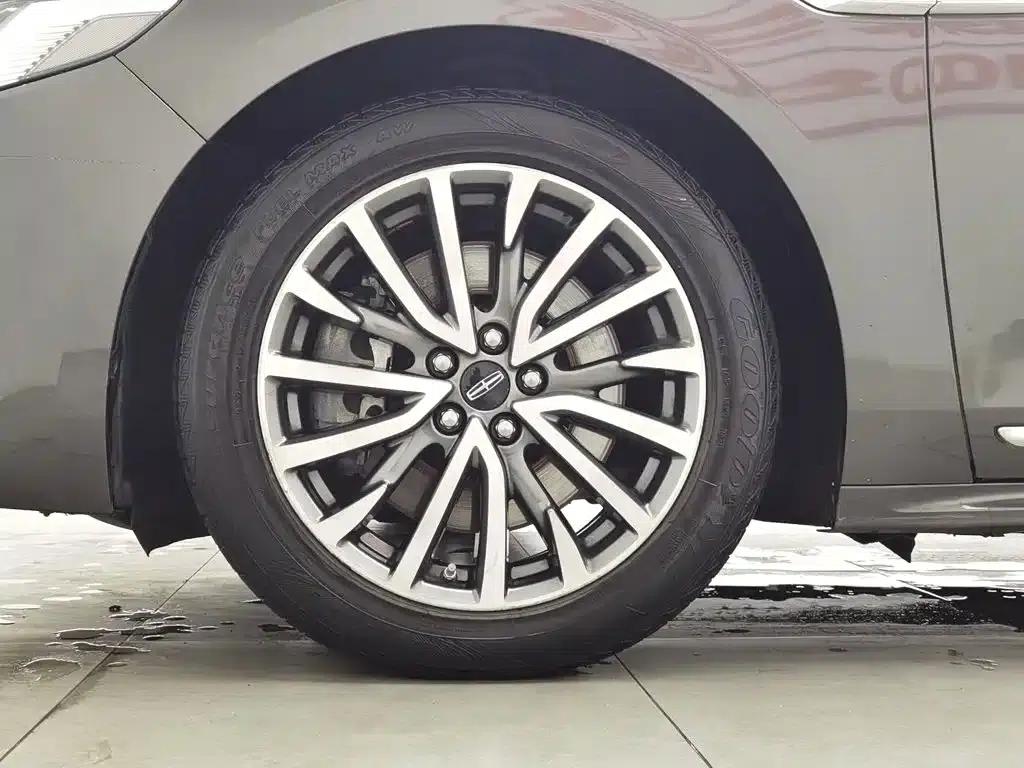 Lincoln Continental 2017 2.0T Two-Wheel Drive Premium Edition — миниатюра 17