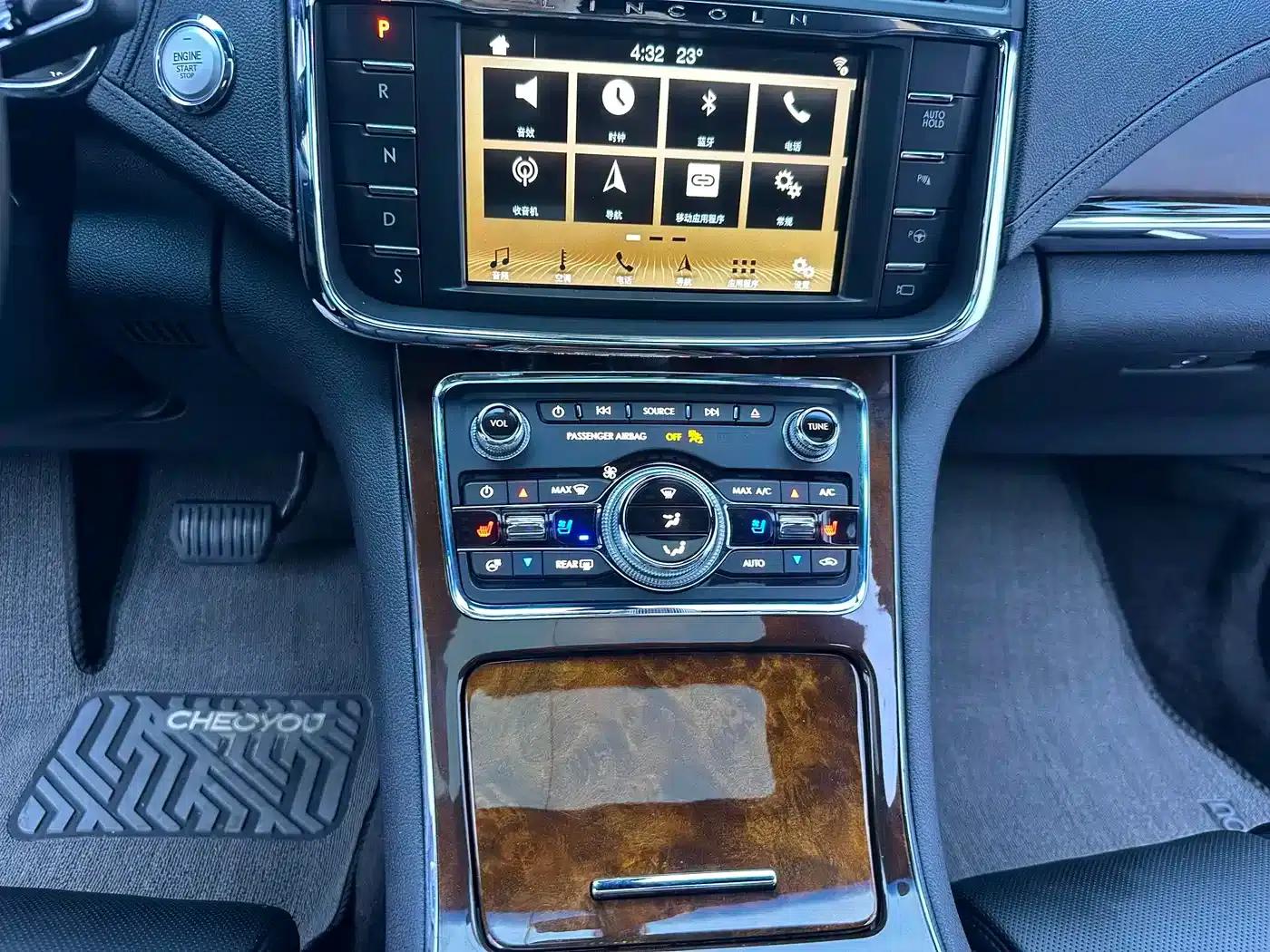 Lincoln Continental 2017 3.0T AWD Reserve — миниатюра 17