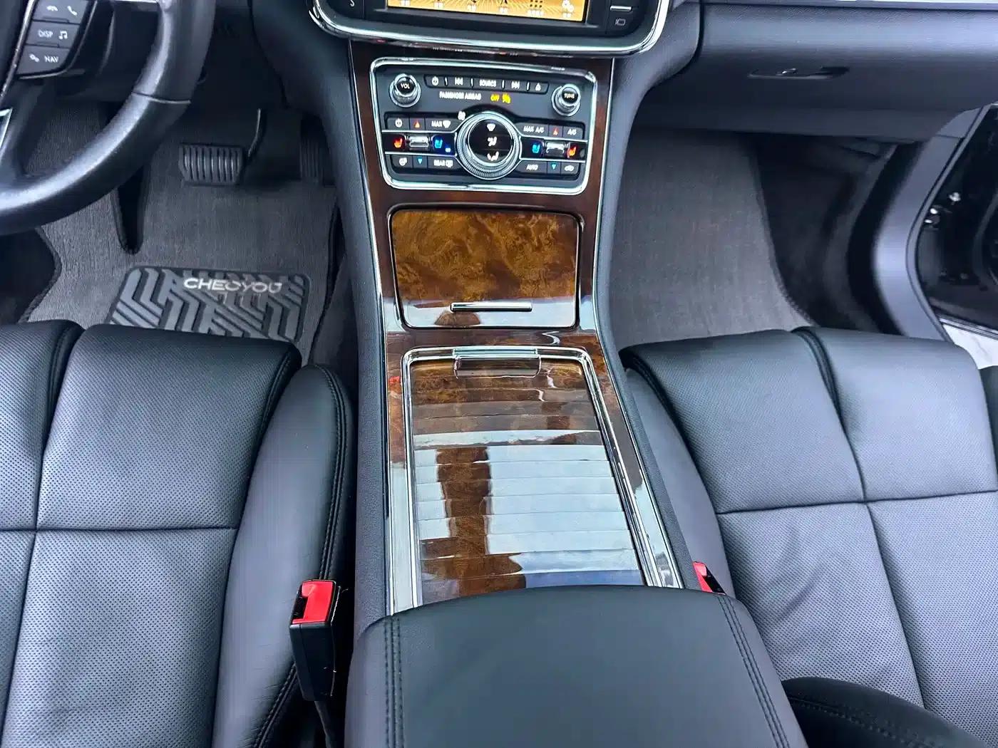 Lincoln Continental 2017 3.0T AWD Reserve — миниатюра 24