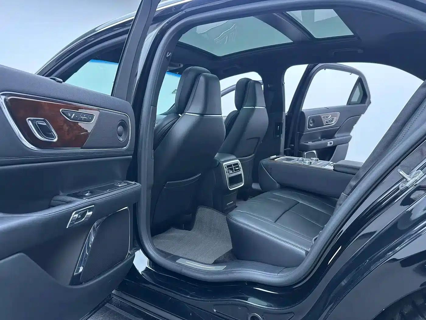Lincoln Continental 2017 3.0T AWD Reserve — миниатюра 10