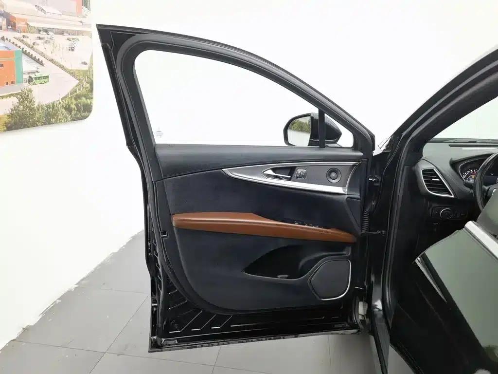 Lincoln MKX 2017 2.0T AWD Premium Edition — миниатюра 8