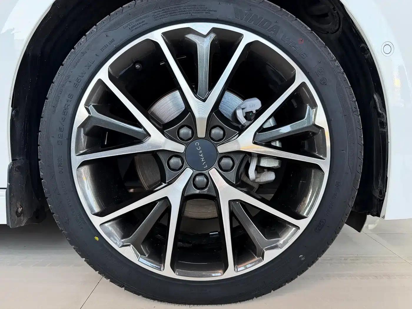 Lynk & Co 03 2022 2.0TD DCT Pro — миниатюра 16