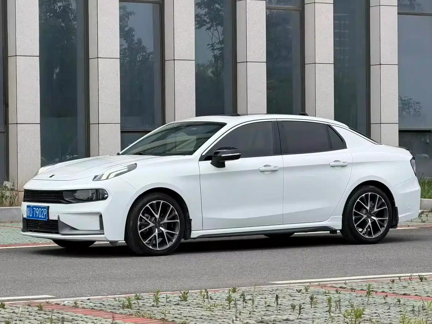Lynk & Co 03 2019 1.5TD DCT Pro Edition (China VI Emission Standard) — миниатюра 1