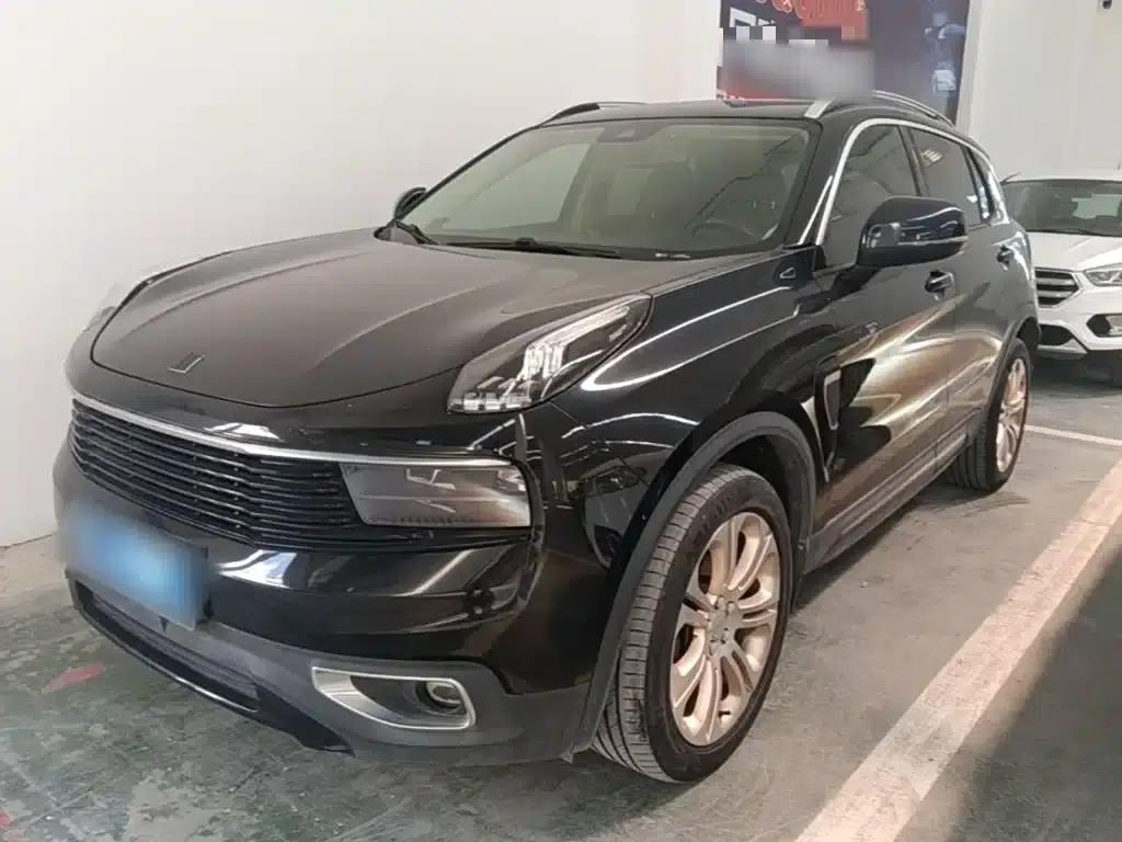 Lynk & Co 01 2017 2.0T 2WD Pro Edition — миниатюра 1